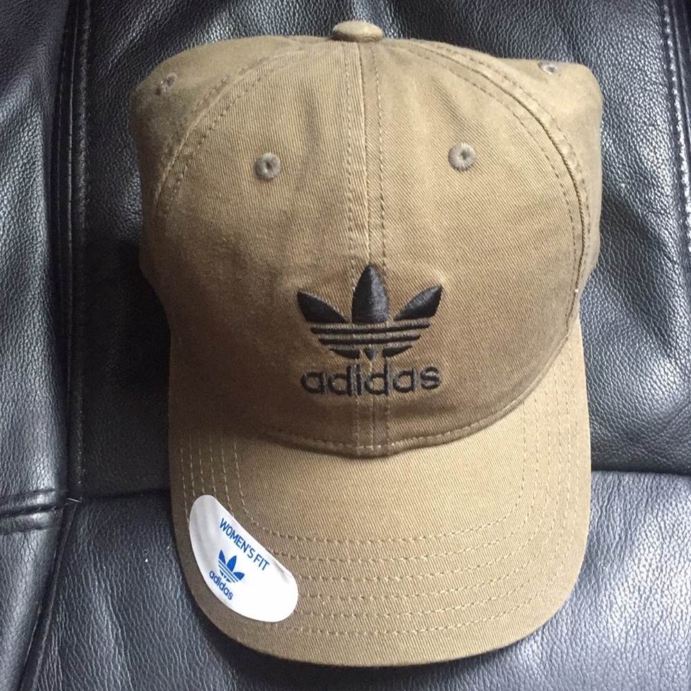 Adidas trefoil hat in olive cargo (army green) new